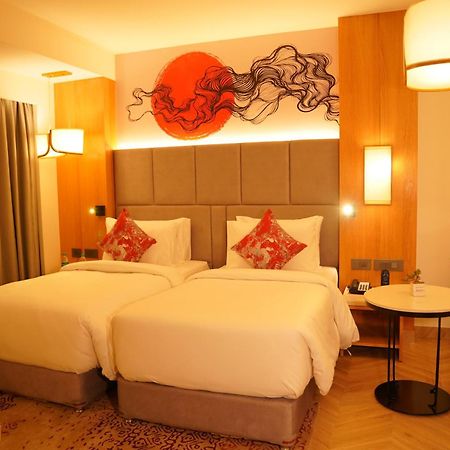 מלון Ramada By Wyndham Gorakhpur Gorakhnath Mandir Road מראה חיצוני תמונה