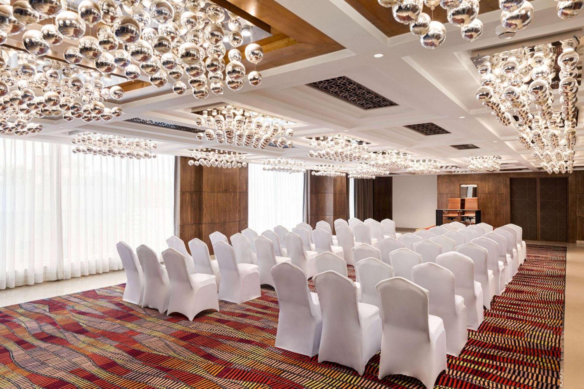 מלון Ramada By Wyndham Gorakhpur Gorakhnath Mandir Road מראה חיצוני תמונה